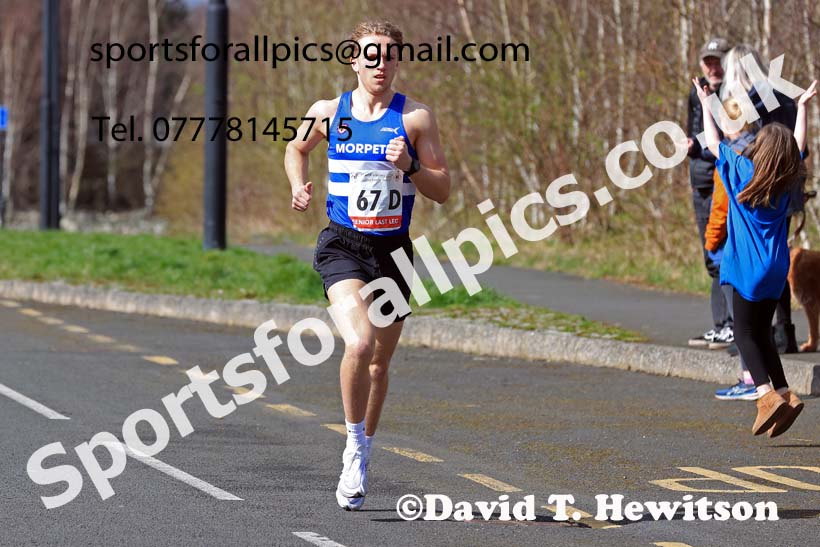 Senior mens 2024 Elswick Harriers Good Friday Relays, Newburn, Newcastle Upon Tyne  Photo: David T. Hewitson/Sports for All Pics
